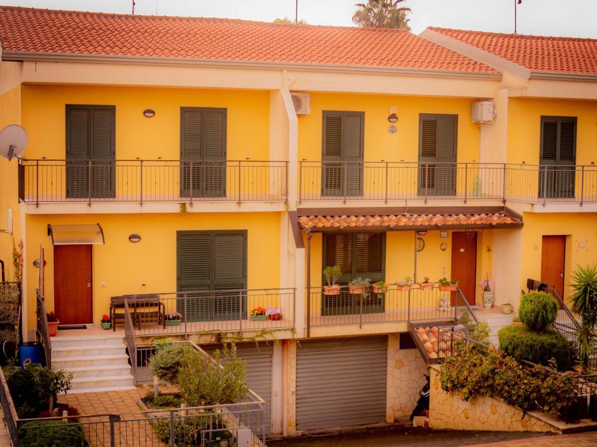Bed & Breakfast Kalinka Bed & Breakfast Motta Sant' Anastasia Ngoại thất bức ảnh